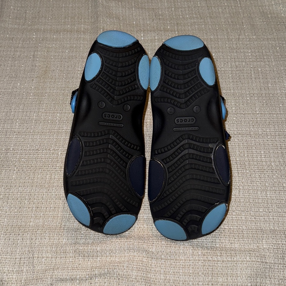 CROCS Woman’s Black and Blue Sandals Size 8 - Picture 5 of 5